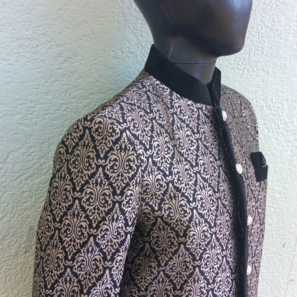 Men's Traditional Luxury Indian Wedding Sherwani for the Groom